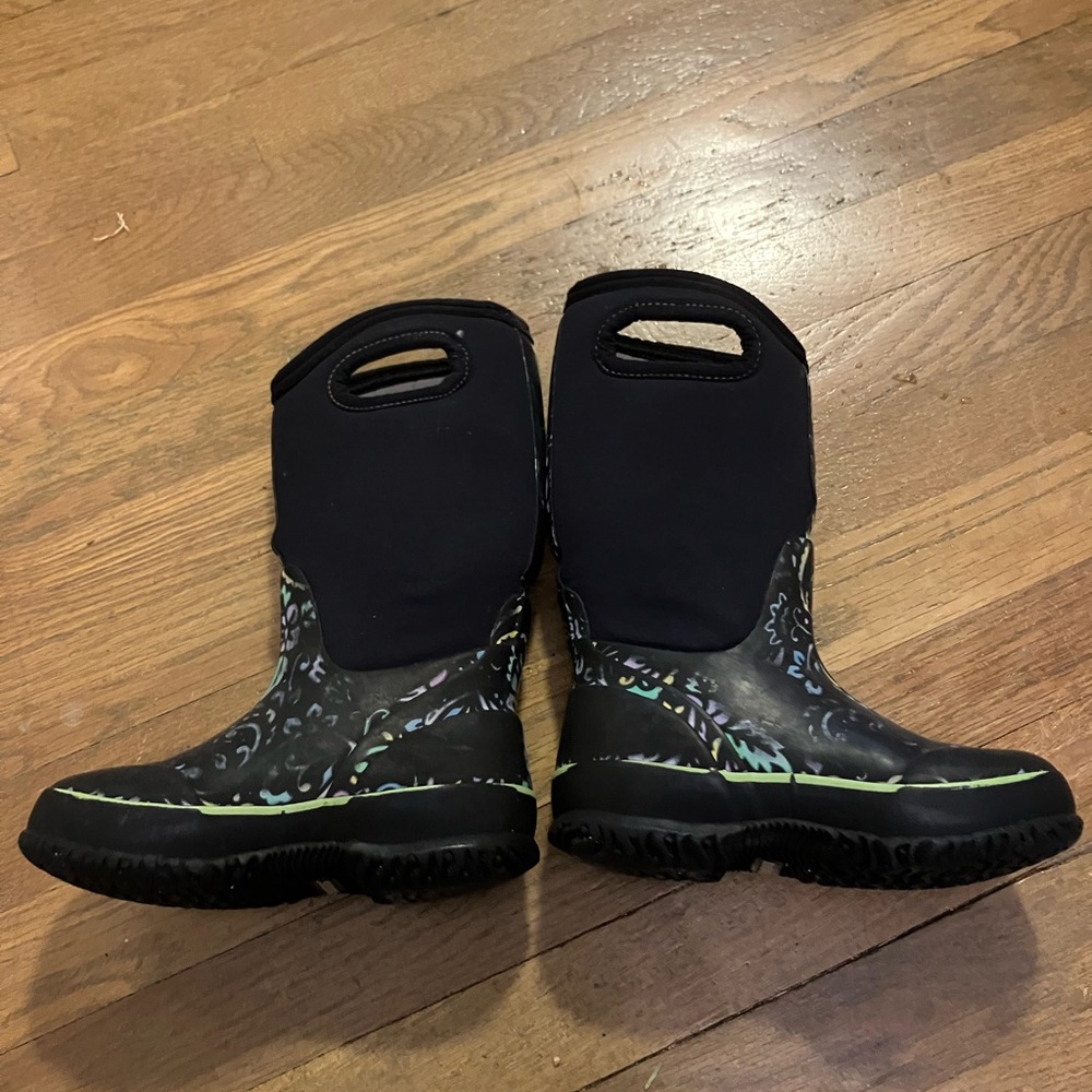 Bogs Kids Black and Colorful Pattern Boots - Picture 3 of 7